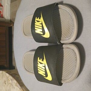 Nike: Mens Slides
